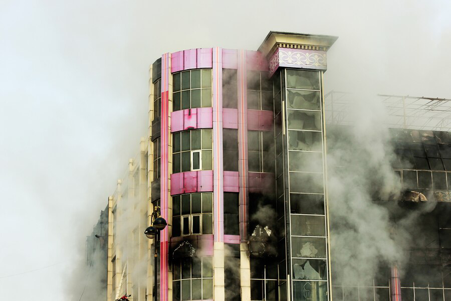 burning-shopping-center-mall-with-smoke_